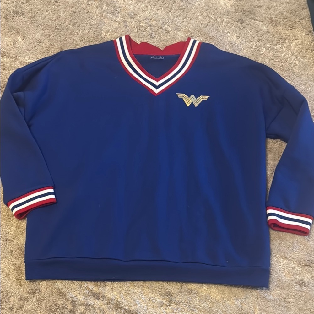 NICE BoxLunch Wonder Woman Pullover Long Sleeve V Neck Warrior Sweater Blue